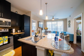 Luxury Apartment W/Pool & Fitness Center Close To Lovefield Airport